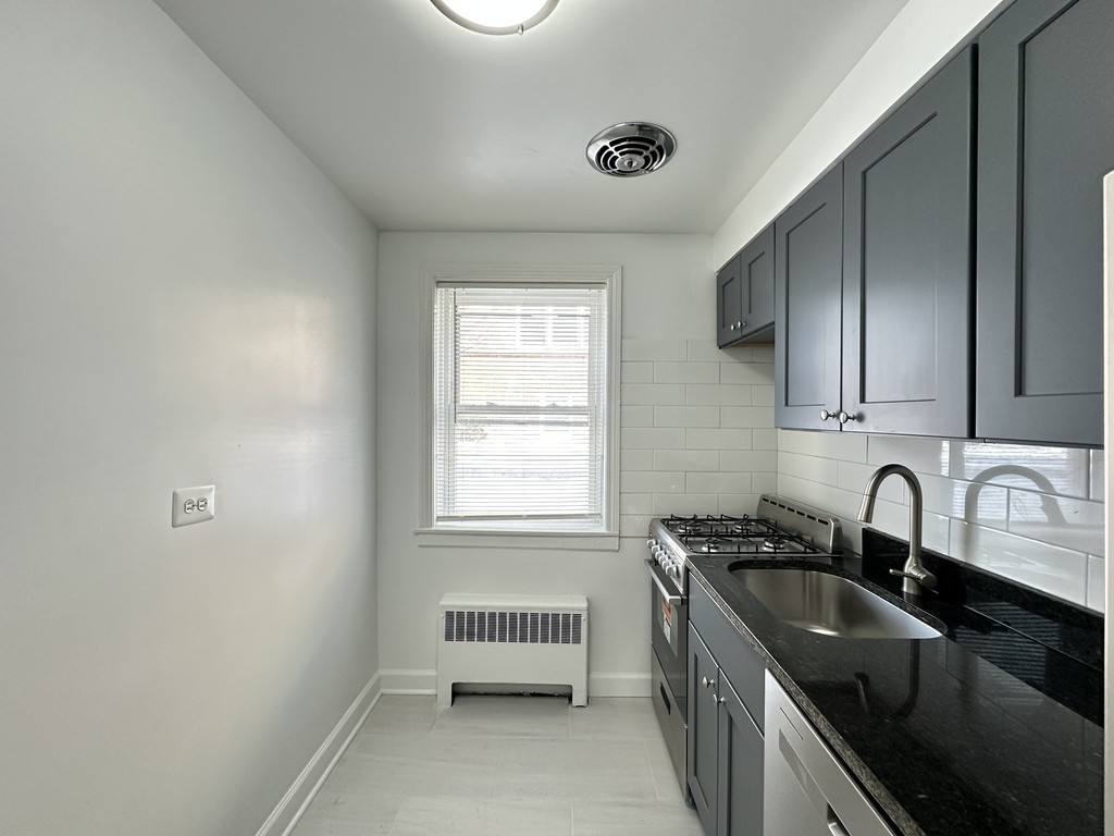 Apartment for rent at 6713 California #PNG, Chicago, IL 60645