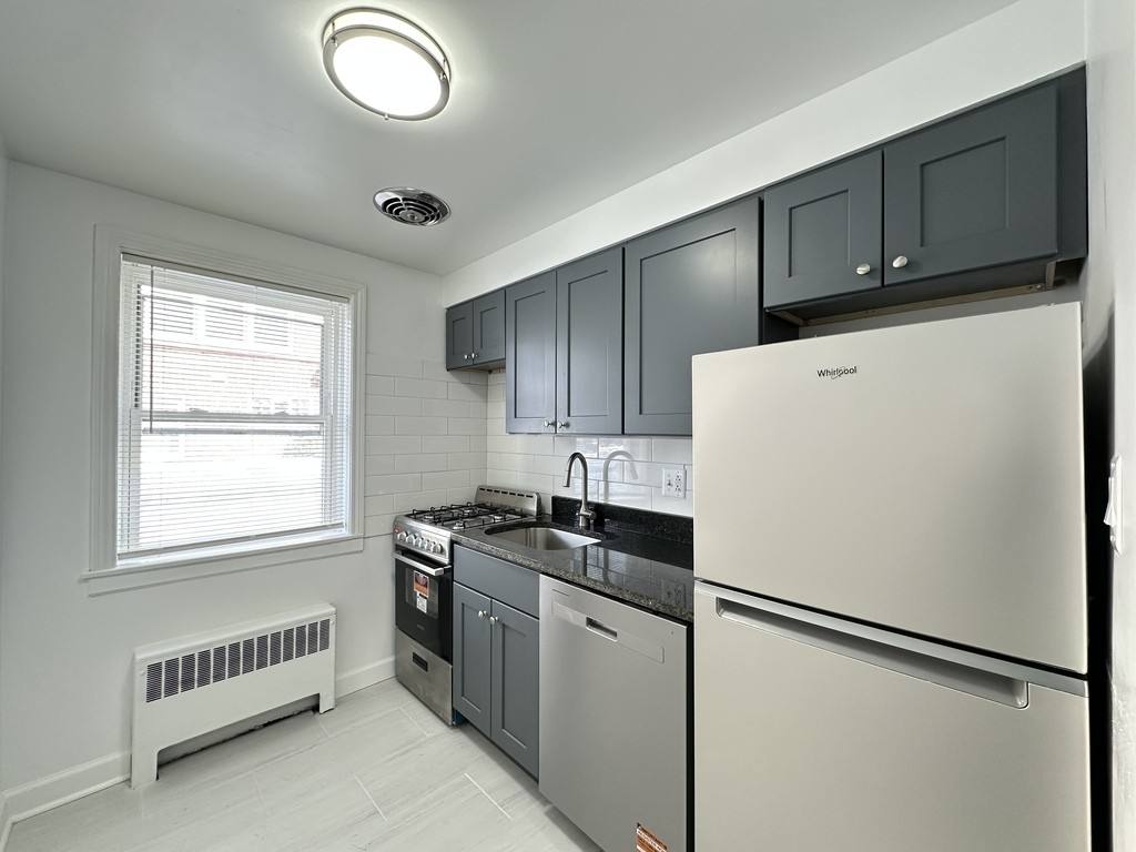 Apartment for rent at 6713 California #PNG, Chicago, IL 60645