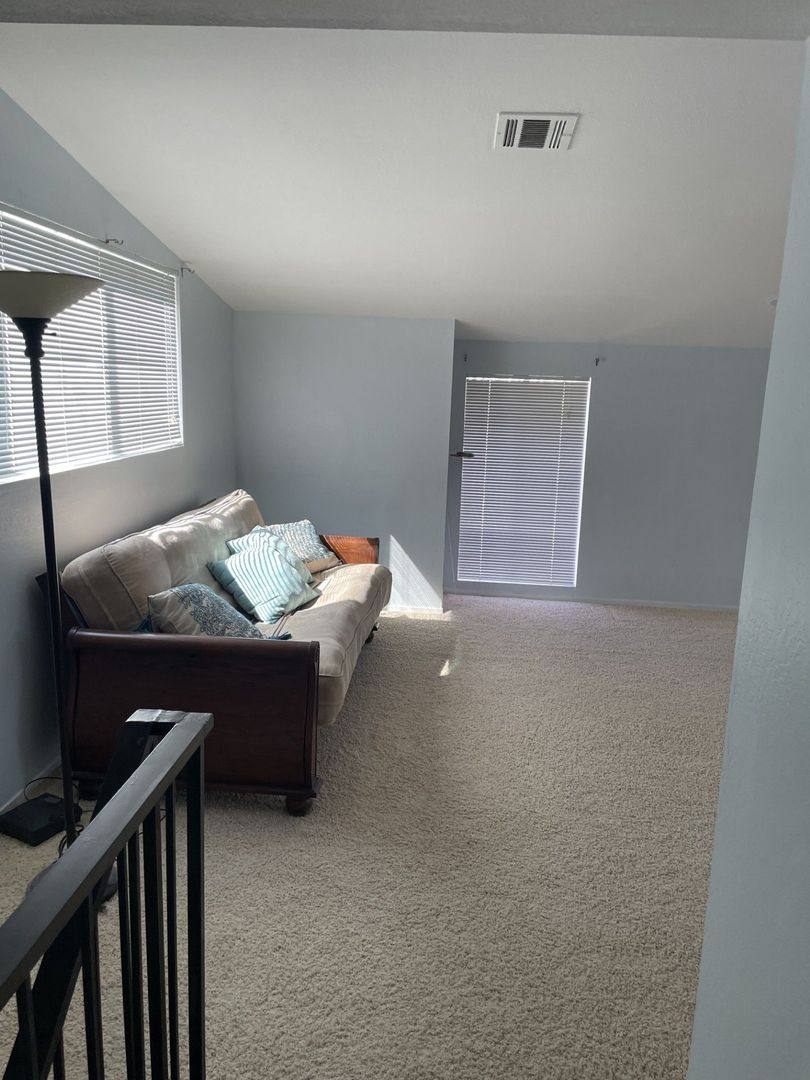 Townhouse for rent at 18241 Saint Andrews Dr, Tehachapi, CA 93561