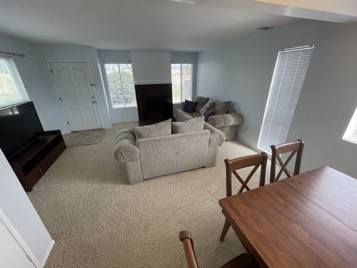 Townhouse for rent at 18241 Saint Andrews Dr, Tehachapi, CA 93561