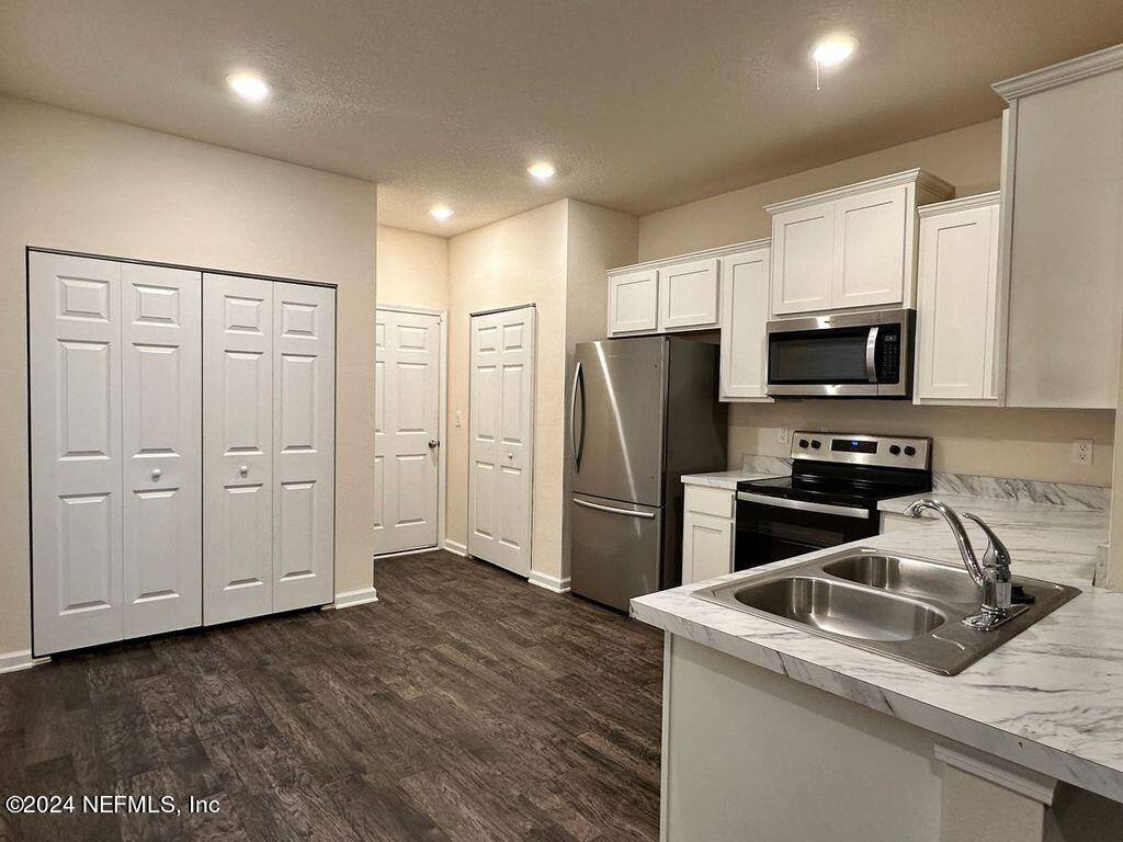 Townhouse for rent at 875 Capitol Parkway #875, Jacksonville, FL 32218