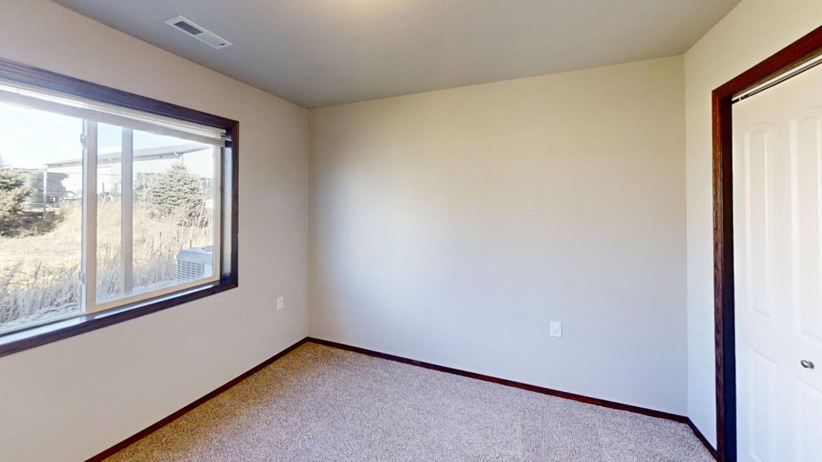 Apartment for rent at 281 Vernon Dr, Harrisburg, SD 57032