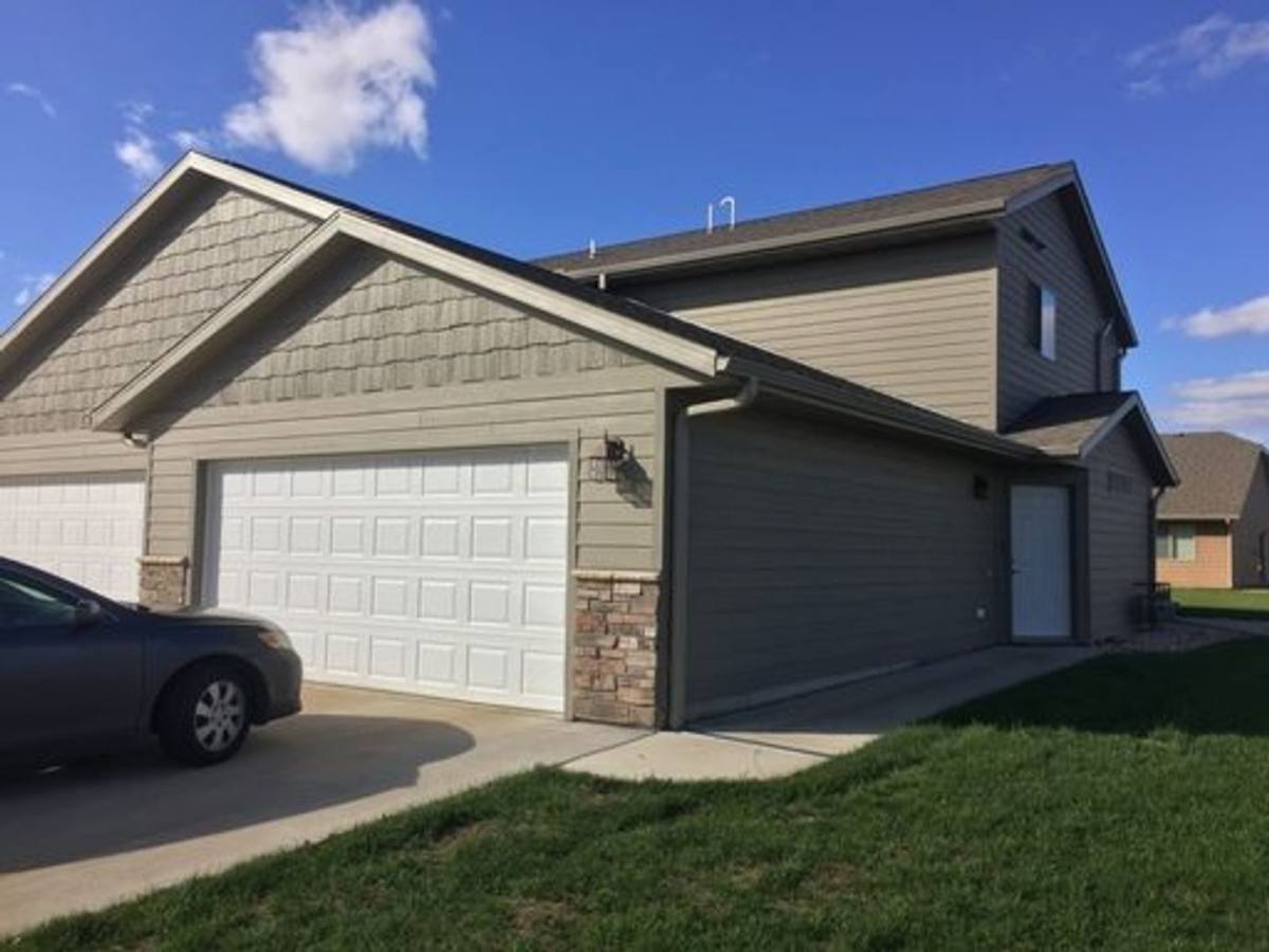 Apartment for rent at 281 Vernon Dr, Harrisburg, SD 57032
