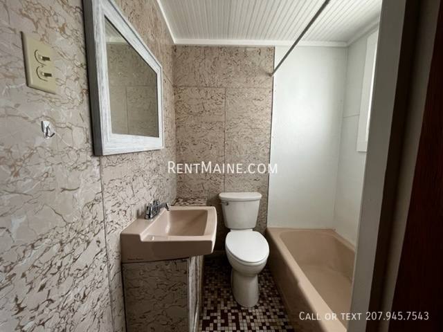 Apartment for rent at 108 Pearl St #1, Bangor, ME 04401