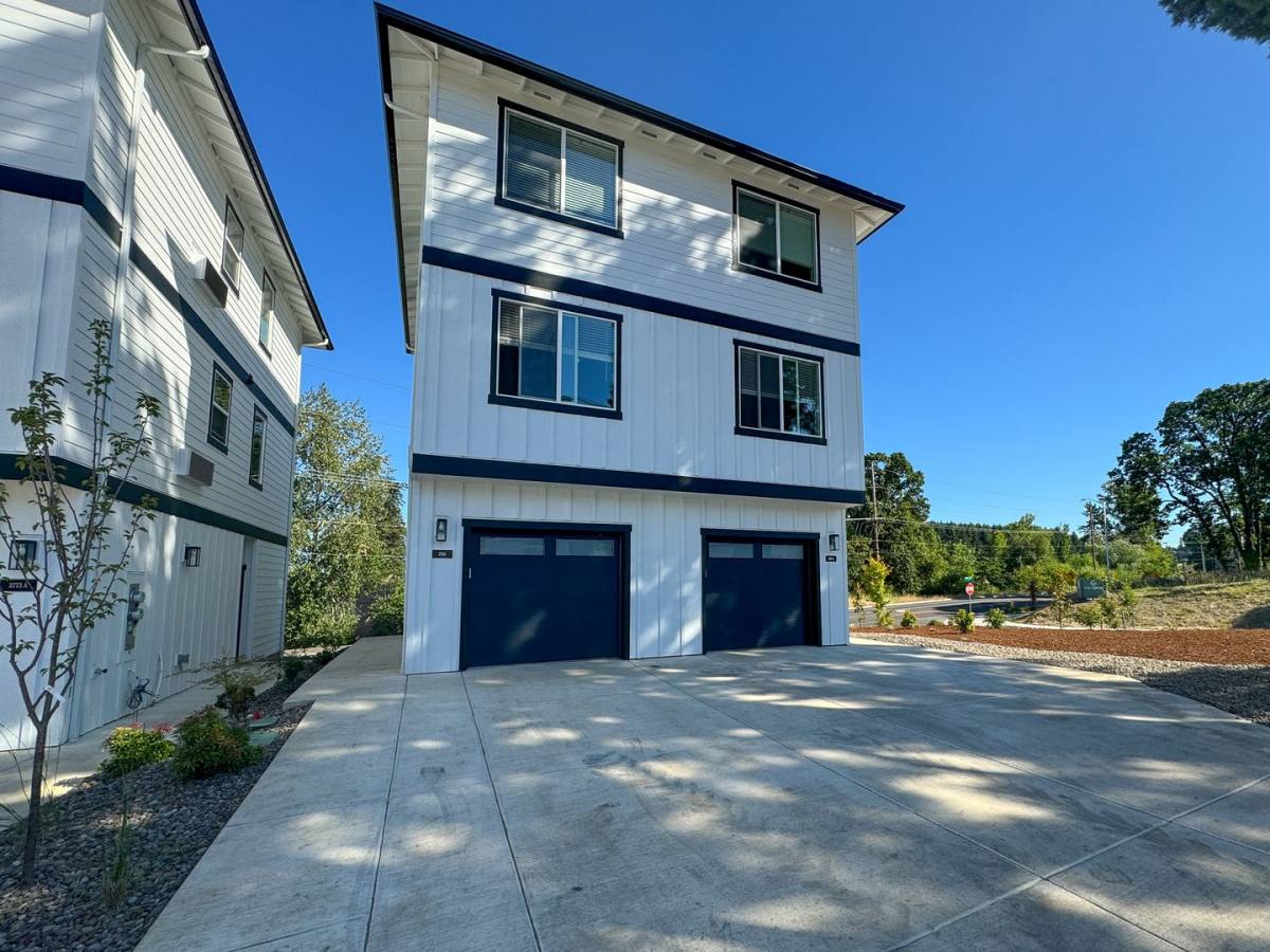 Apartment for rent at 3781 & 3781-A Saw Lane SE, Salem, OR 97302