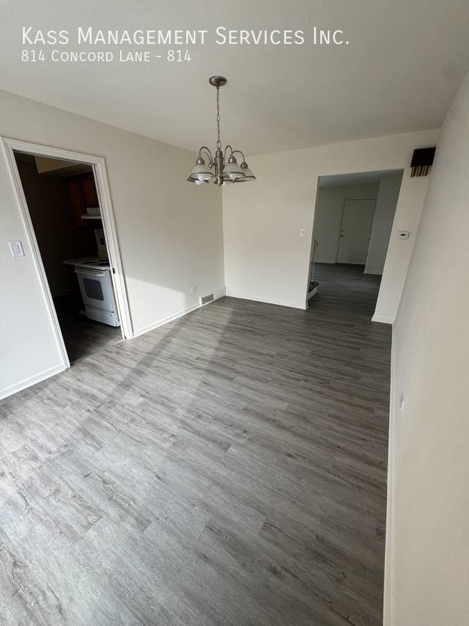 Townhouse for rent at 814 Concord Lane #814, Barrington, IL 60010