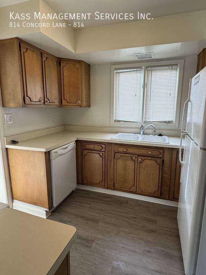 Townhouse for rent at 814 Concord Lane #814, Barrington, IL 60010