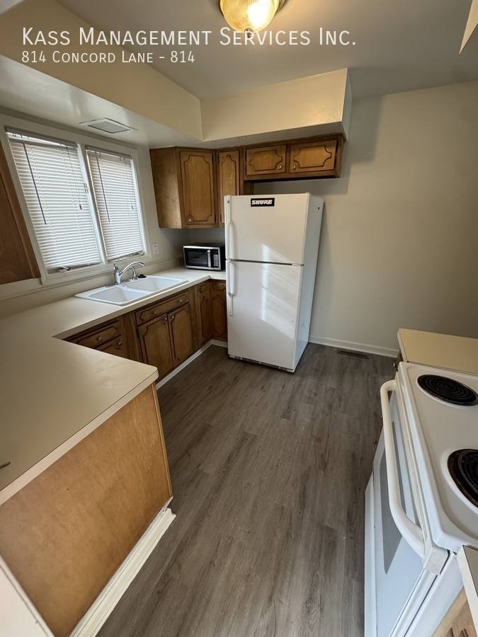 Townhouse for rent at 814 Concord Lane #814, Barrington, IL 60010