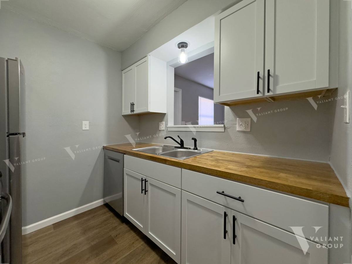 Apartment for rent at 2153 E Cherry St, Springfield, MO 65802