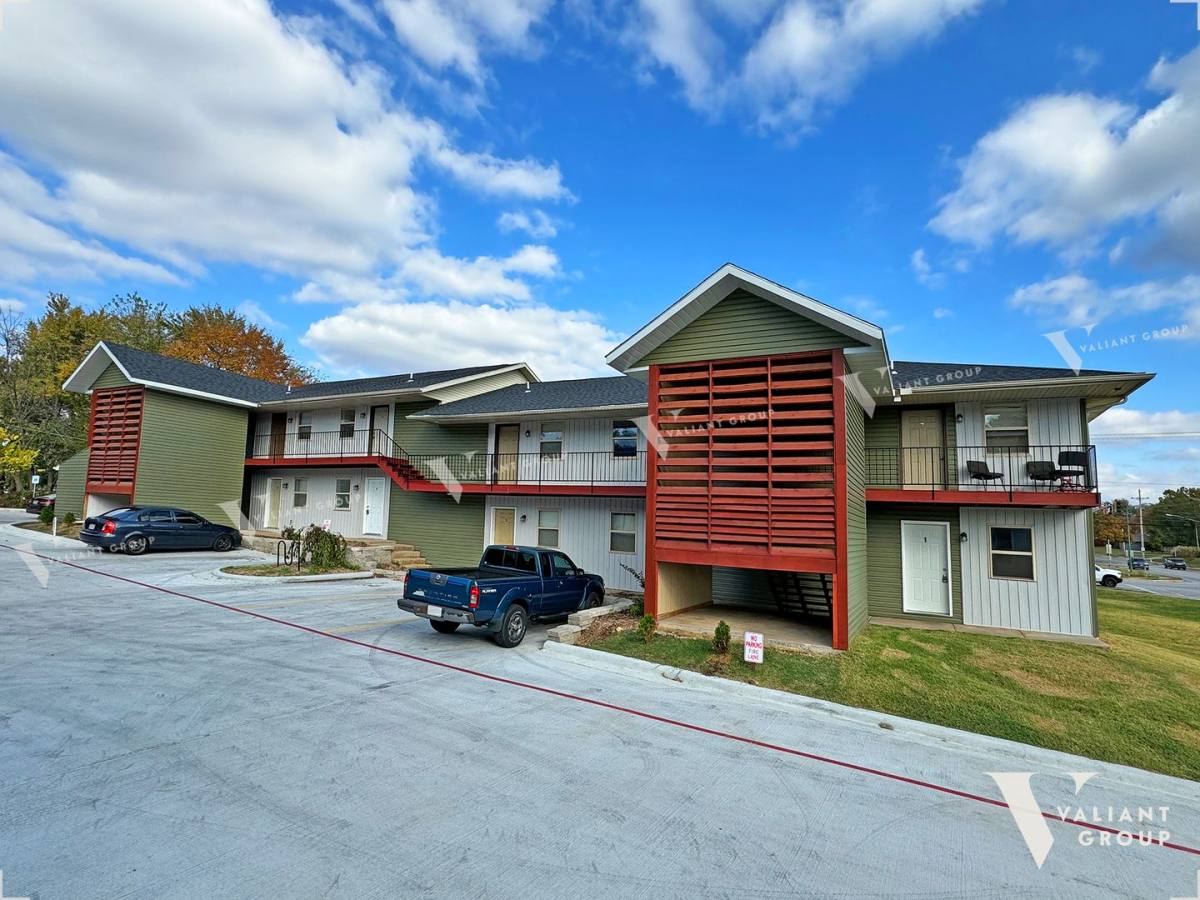 Apartment for rent at 2153 E Cherry St, Springfield, MO 65802