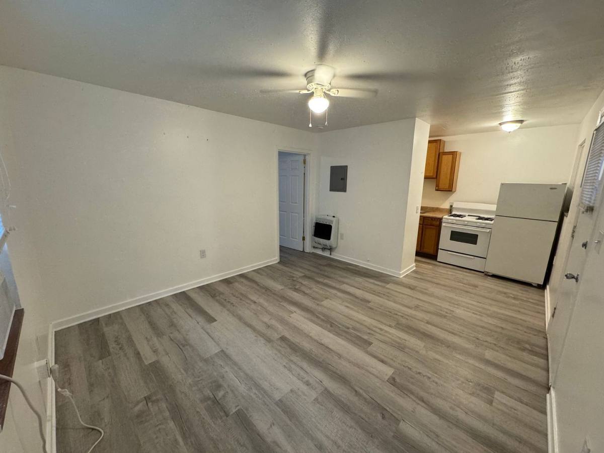 Townhouse for rent at 205 Holmes Dr, Pensacola, FL 32507