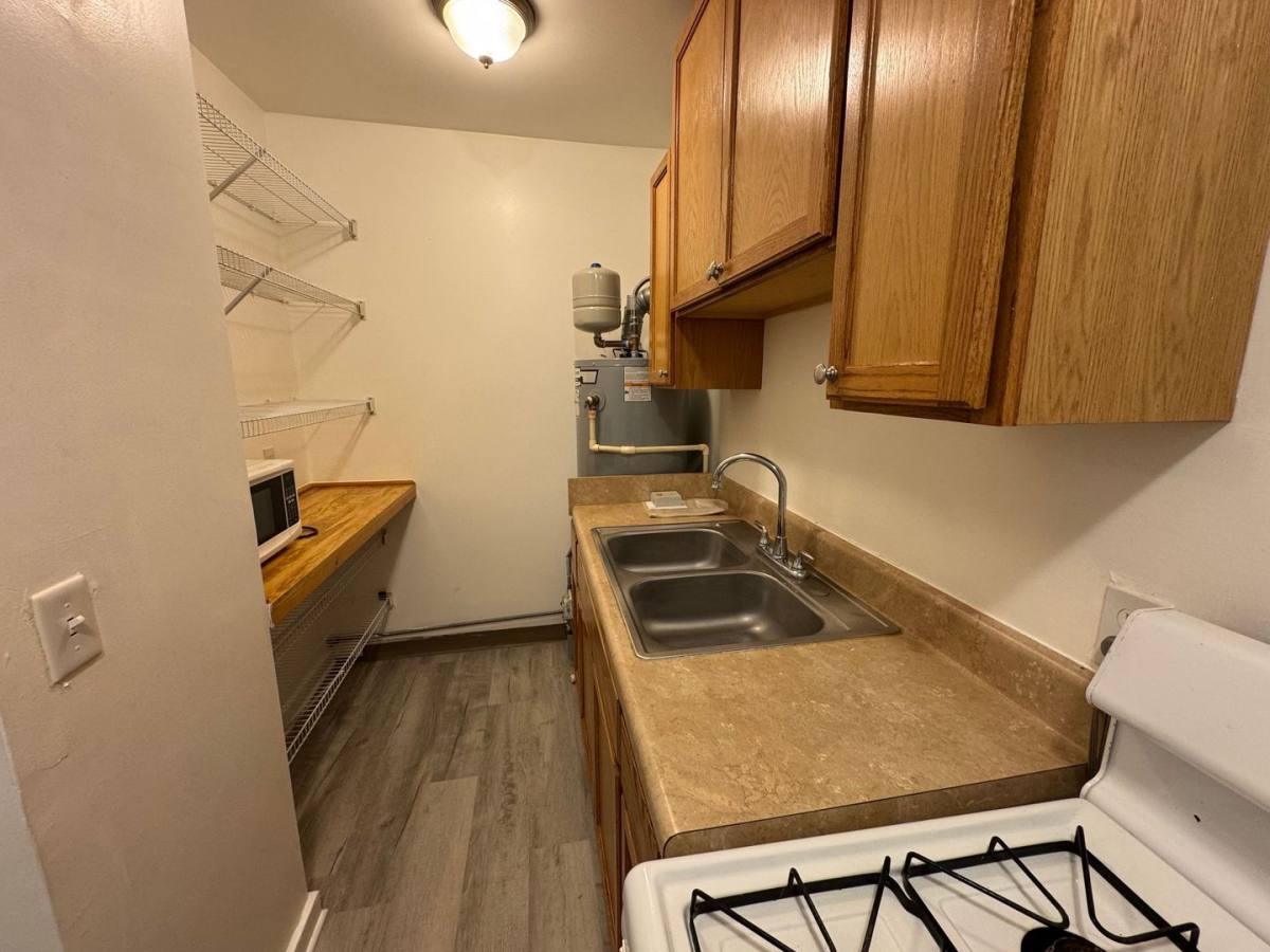 Townhouse for rent at 205 Holmes Dr, Pensacola, FL 32507