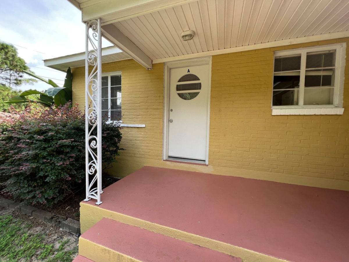 Townhouse for rent at 205 Holmes Dr, Pensacola, FL 32507