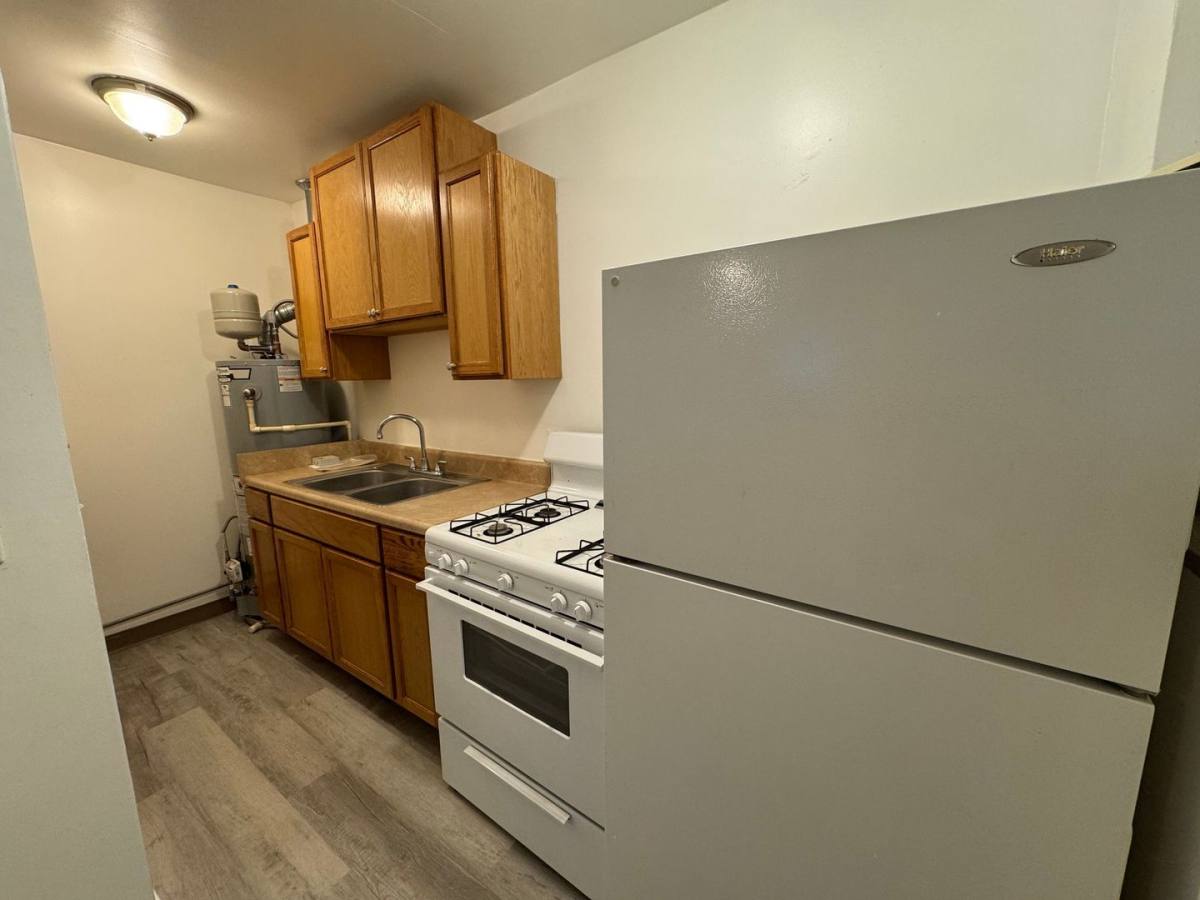 Townhouse for rent at 205 Holmes Dr, Pensacola, FL 32507