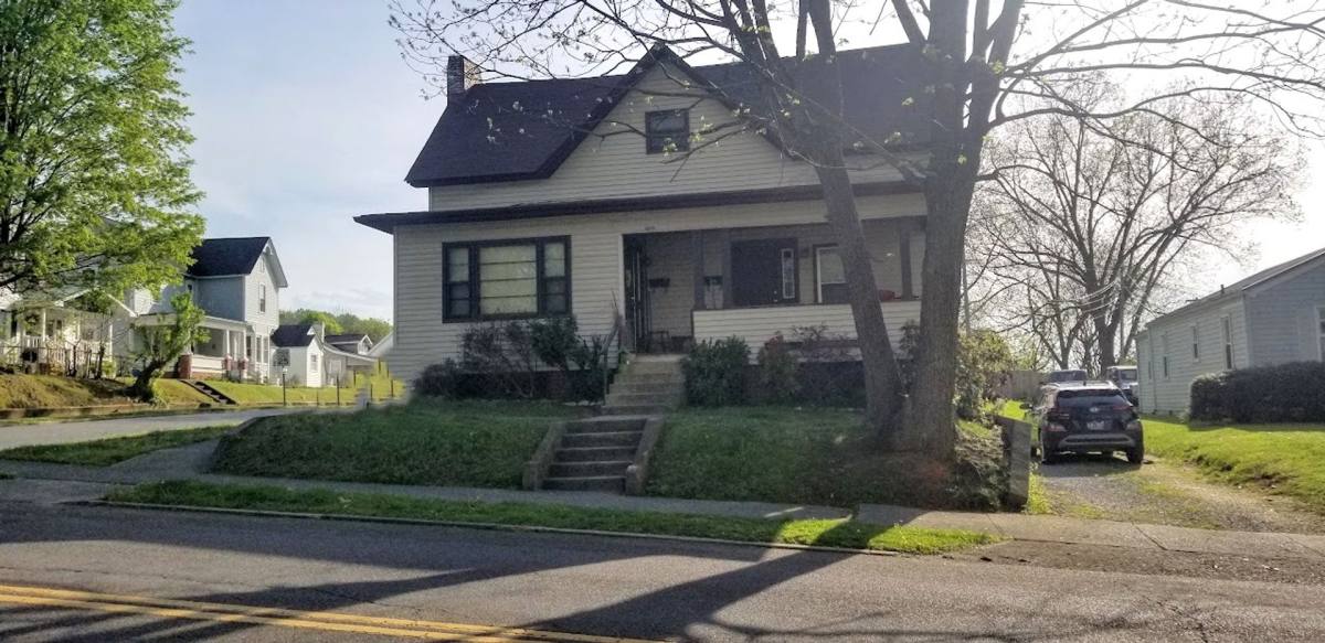 Apartment for rent at 1010 Buffalo St, Johnson City, TN 37604