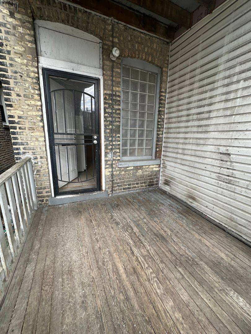 Apartment for rent at 4356 S Wells St, Chicago, IL 60609