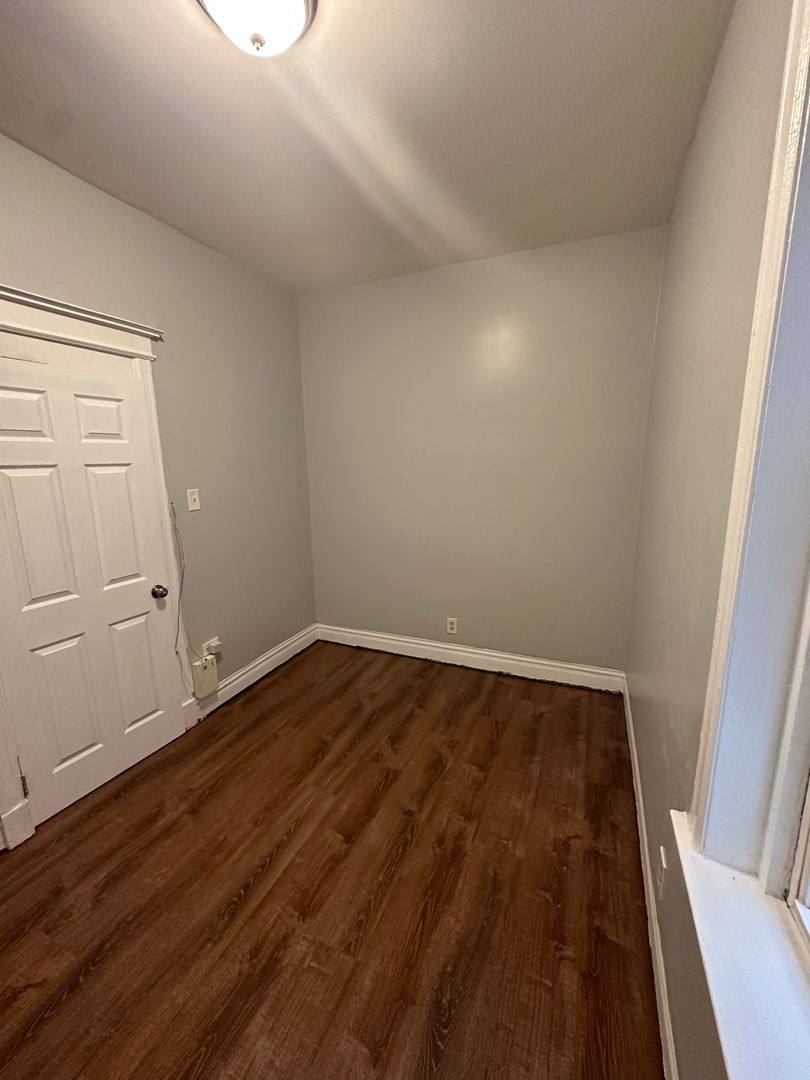 Apartment for rent at 4356 S Wells St, Chicago, IL 60609