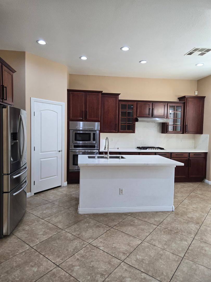 Townhouse for rent at 9152 Worsley Park Place, Las Vegas, NV 89145