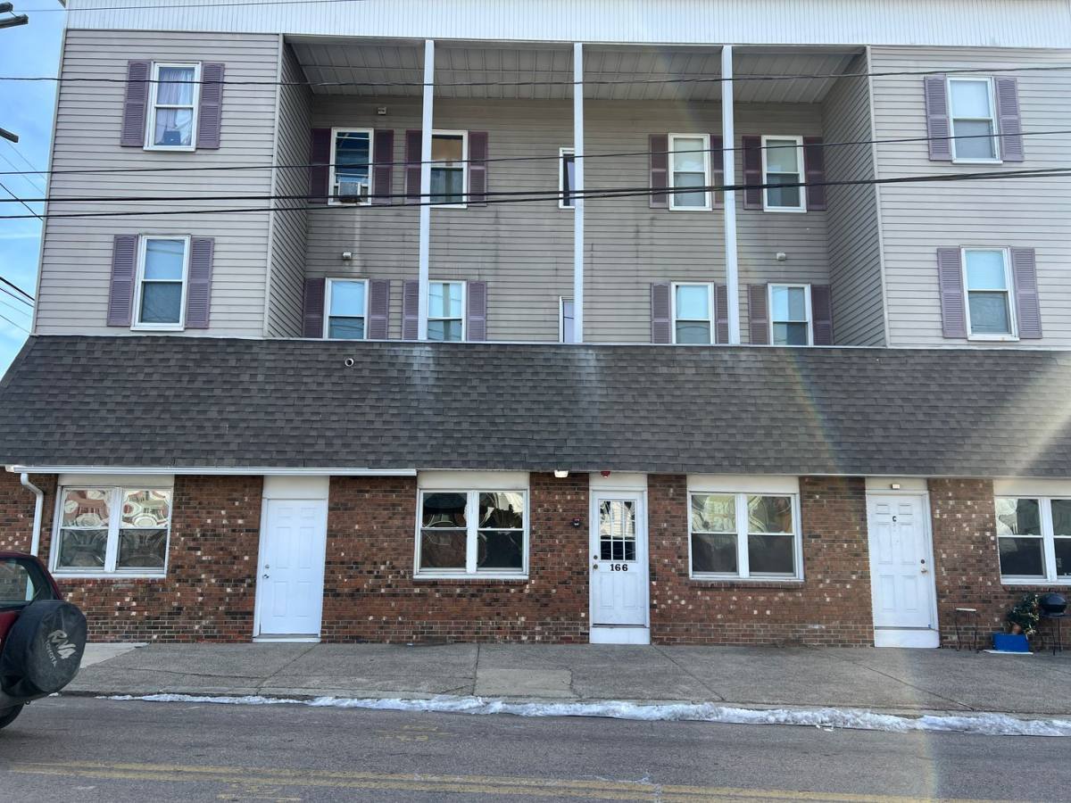 Apartment for rent at 166 Pine St, Attleboro, MA 02703