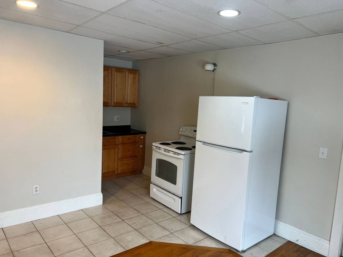 Apartment for rent at 166 Pine St, Attleboro, MA 02703