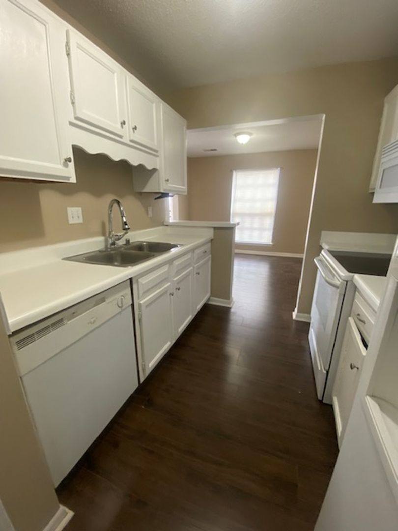 Townhouse for rent at 6227 Crest Green Rd, Birmingham, AL 35212