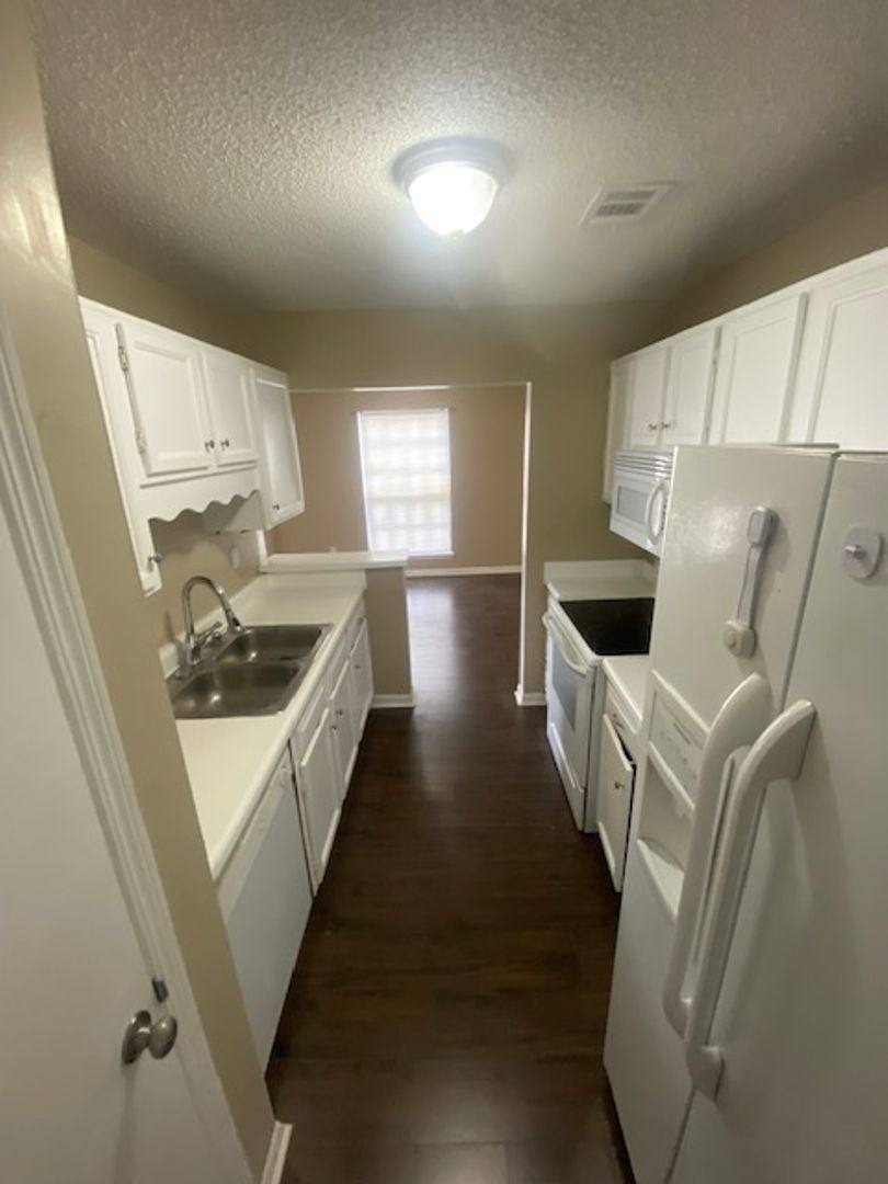 Townhouse for rent at 6227 Crest Green Rd, Birmingham, AL 35212