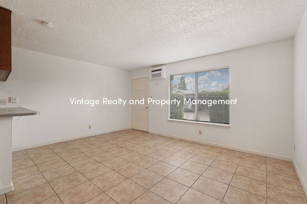 Apartment for rent at 110 E Grove St, Stockton, CA 95204