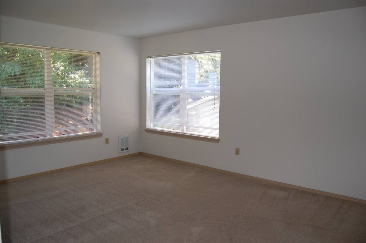 Townhouse for rent at 3758 Mica View Court SE, Salem, OR 97302