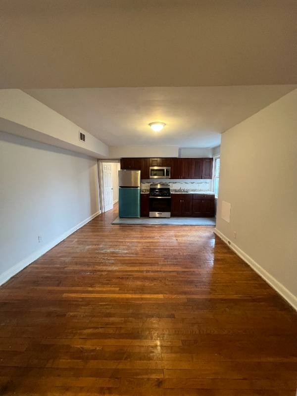 Apartment for rent at 166 Chancellor Ave #1, Newark, NJ 07112