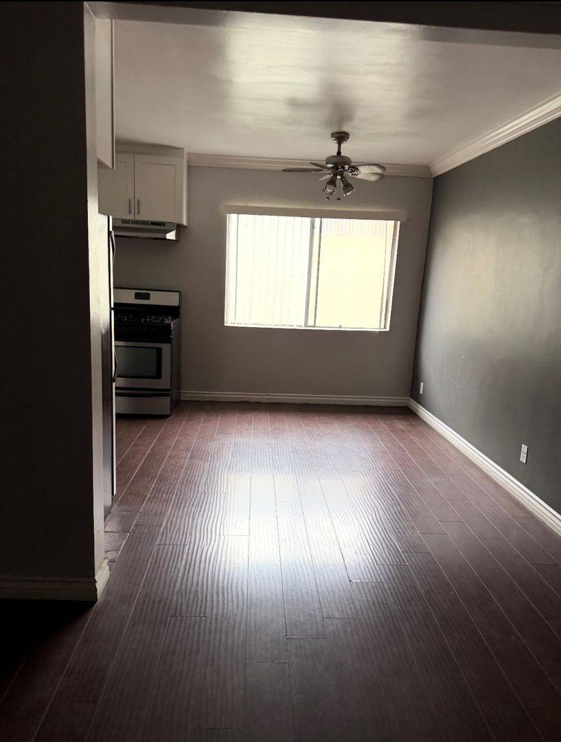 Apartment for rent at 712 E Windsor Rd, Glendale, CA 91205