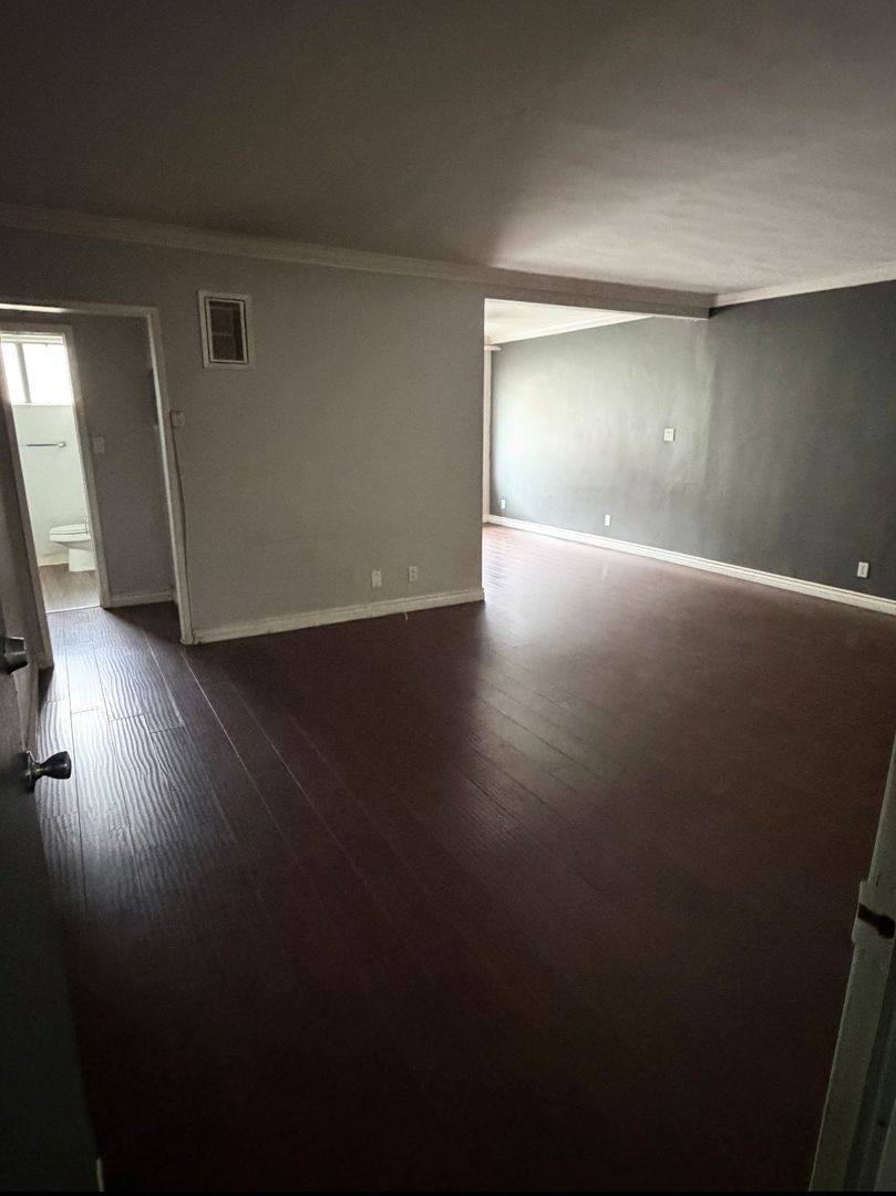 Apartment for rent at 712 E Windsor Rd, Glendale, CA 91205