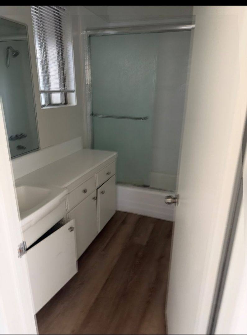 Apartment for rent at 712 E Windsor Rd, Glendale, CA 91205