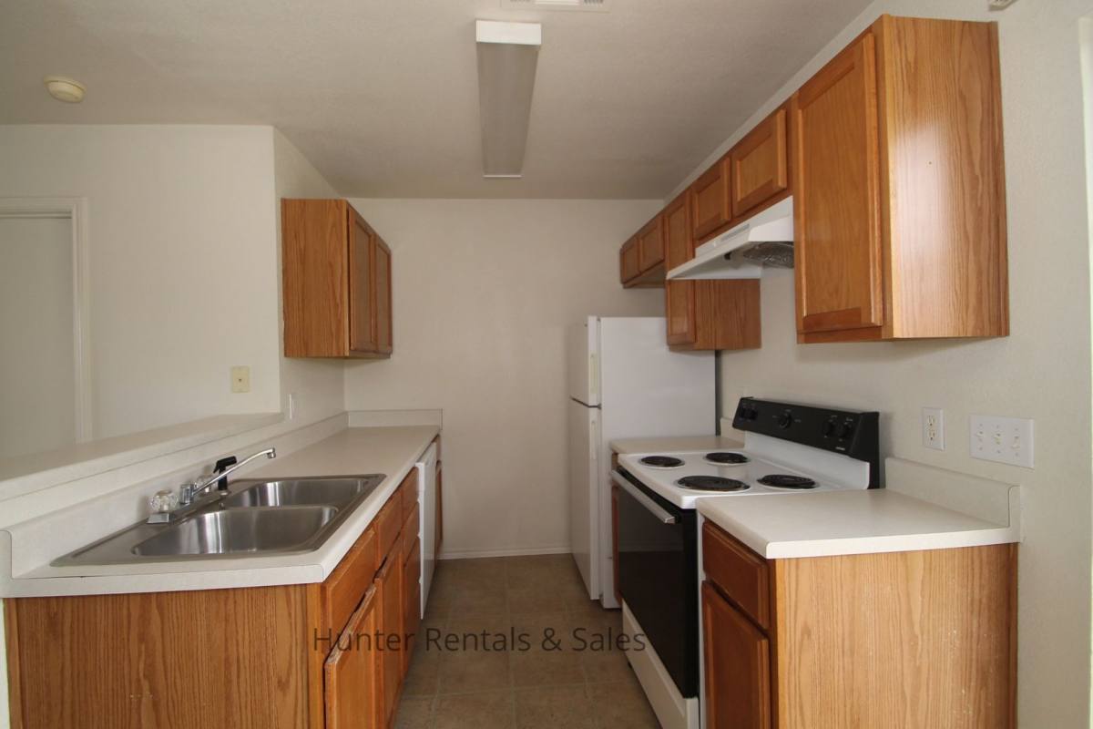 Townhouse for rent at 1710-D Spring Rose Circle, Killeen, TX 76543