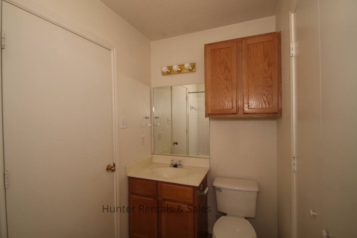 Townhouse for rent at 1710-D Spring Rose Circle, Killeen, TX 76543