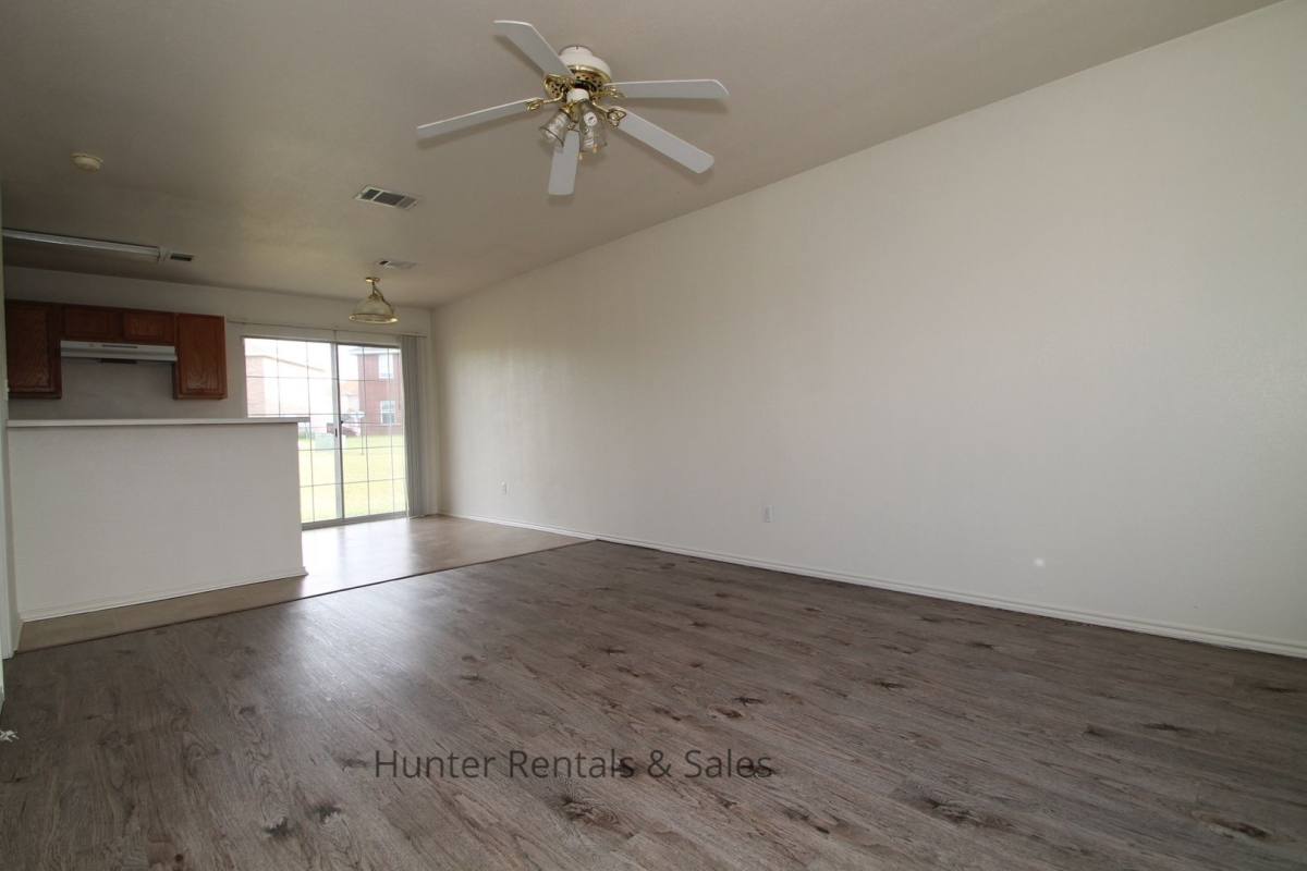 Townhouse for rent at 1710-D Spring Rose Circle, Killeen, TX 76543