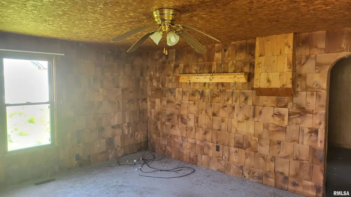 House for rent at 272 S Shannon Ave, Richview, IL 62877