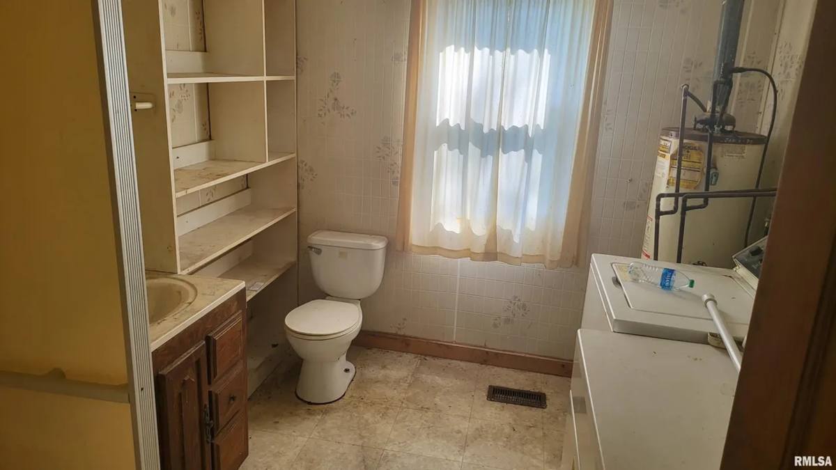 House for rent at 272 S Shannon Ave, Richview, IL 62877