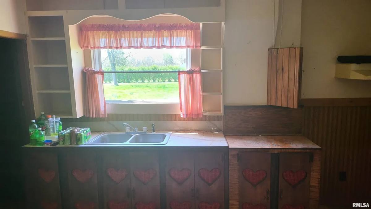 House for rent at 272 S Shannon Ave, Richview, IL 62877