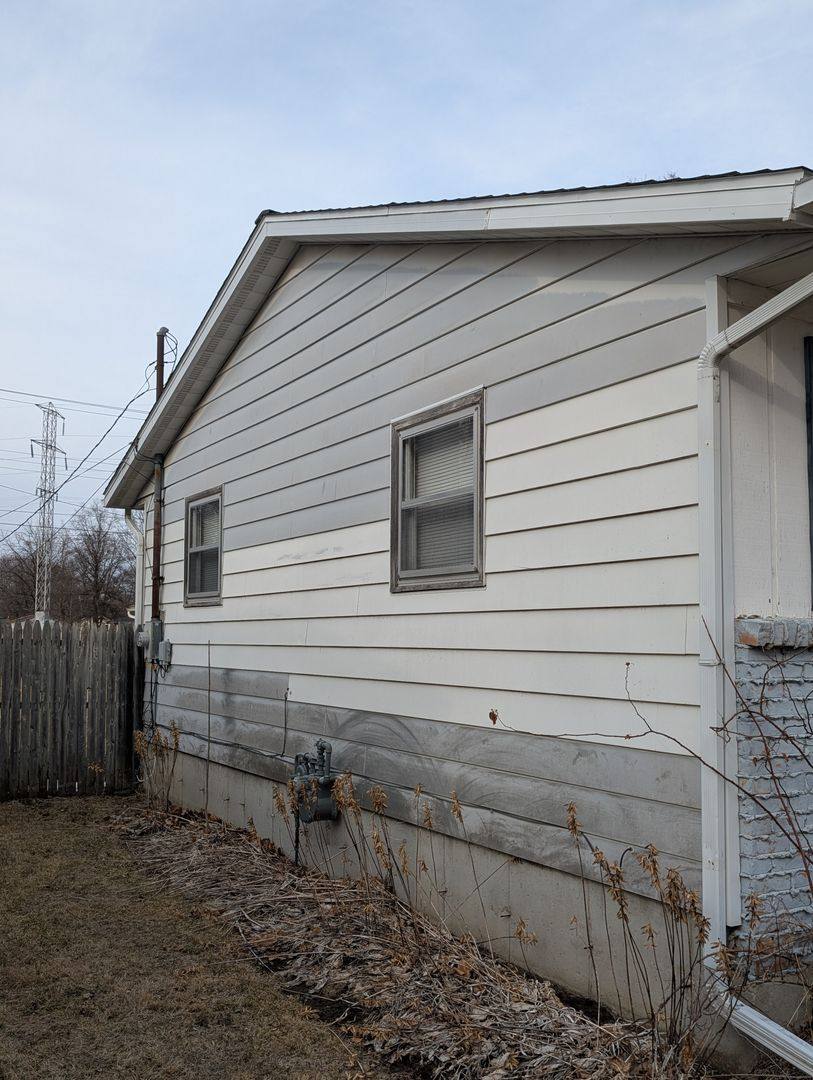 House for rent at 511 E 8th St, Rock Falls, IL 61071