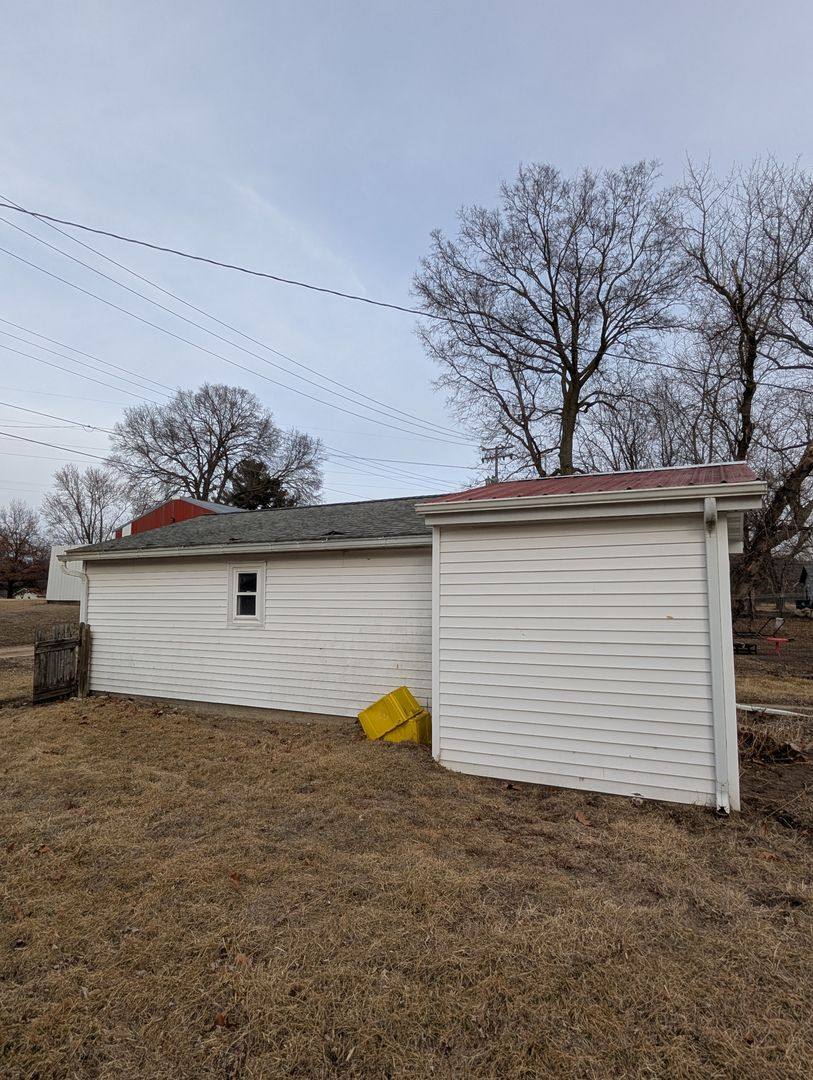 House for rent at 511 E 8th St, Rock Falls, IL 61071
