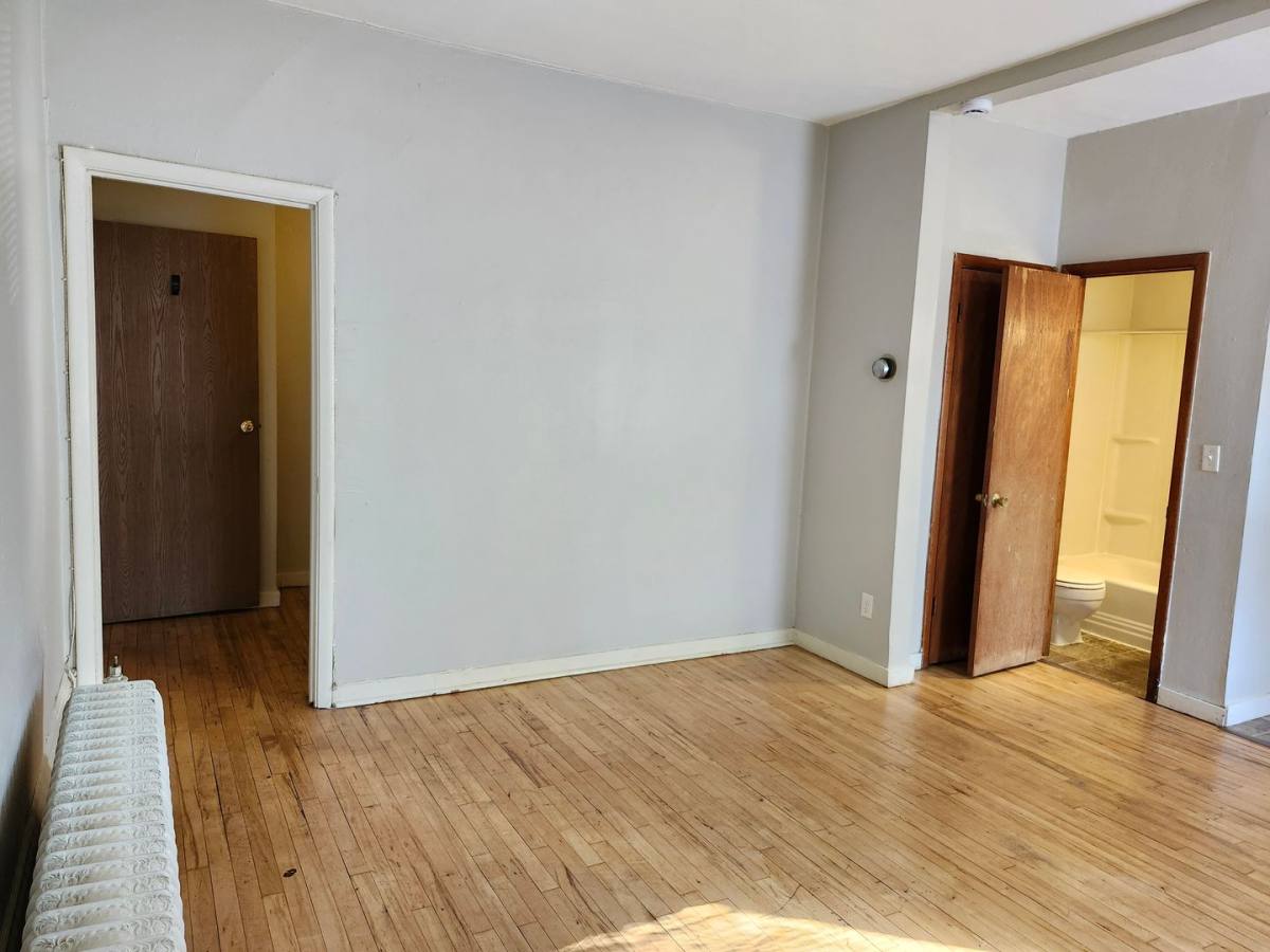 Apartment for rent at 1552 Edmund Ave, Saint Paul, MN 55104