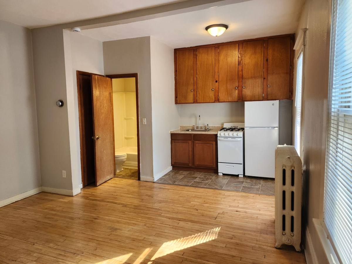Apartment for rent at 1552 Edmund Ave, Saint Paul, MN 55104