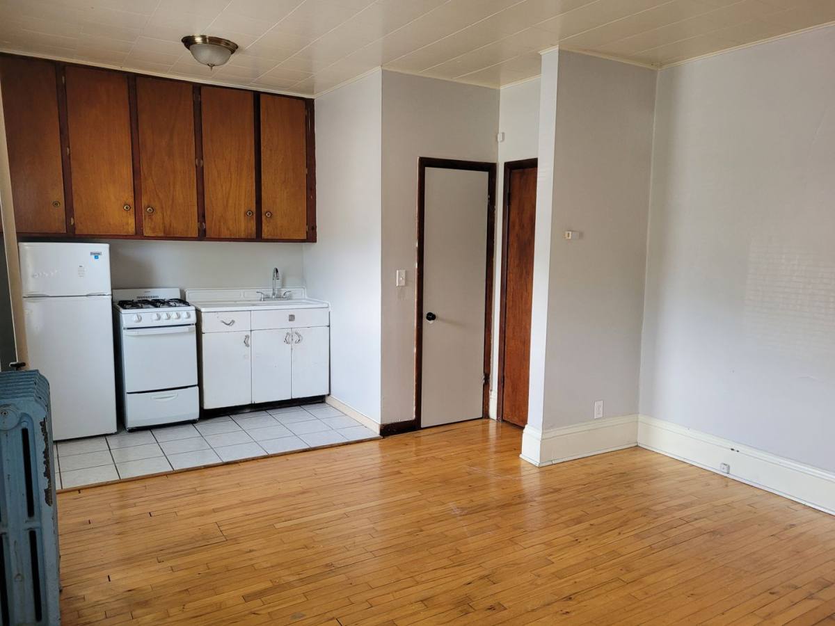 Apartment for rent at 1552 Edmund Ave, St. Paul, MN 55104