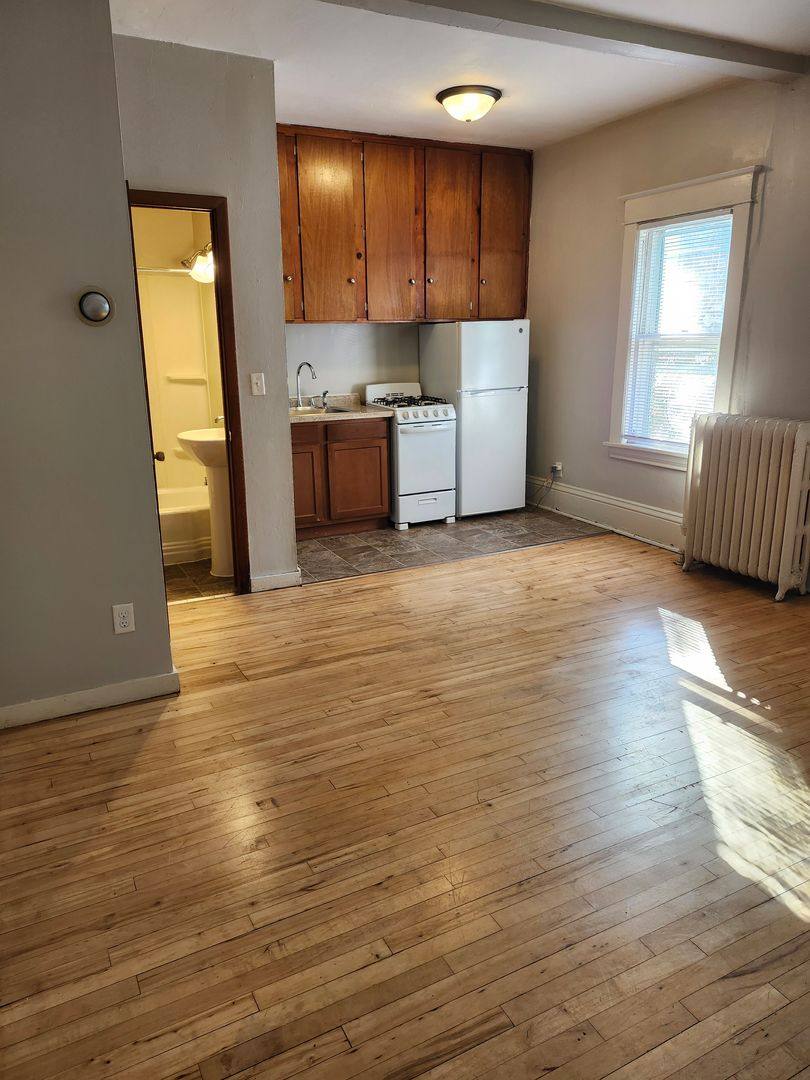 Apartment for rent at 1552 Edmund Ave, Saint Paul, MN 55104