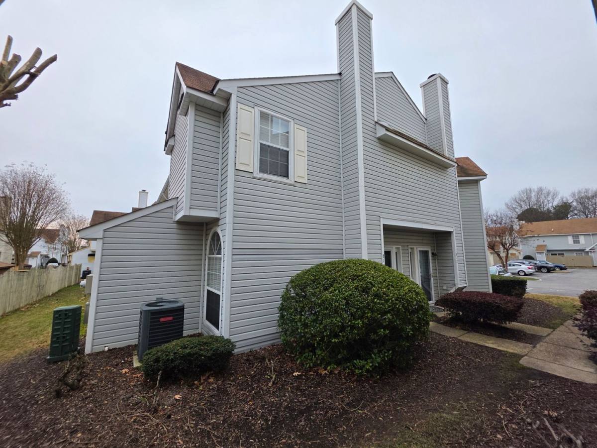 Townhouse for rent at 814 Gable Way, Virginia Beach, VA 23455