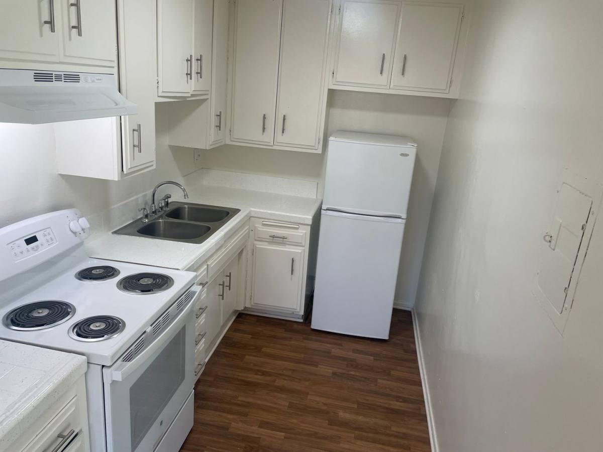 Apartment for rent at 7337 Haskell Ave, Van Nuys, CA 91406
