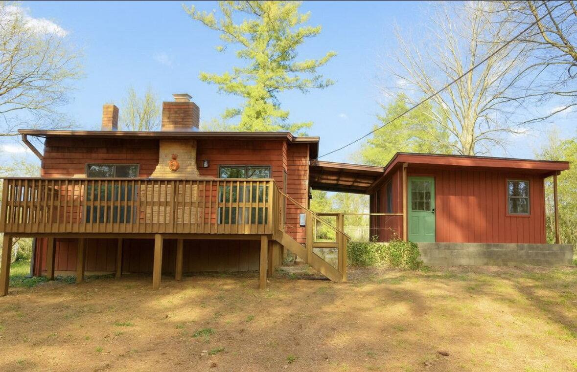 House for rent at 1065 Mountain View St, Hendersonville, NC 28739