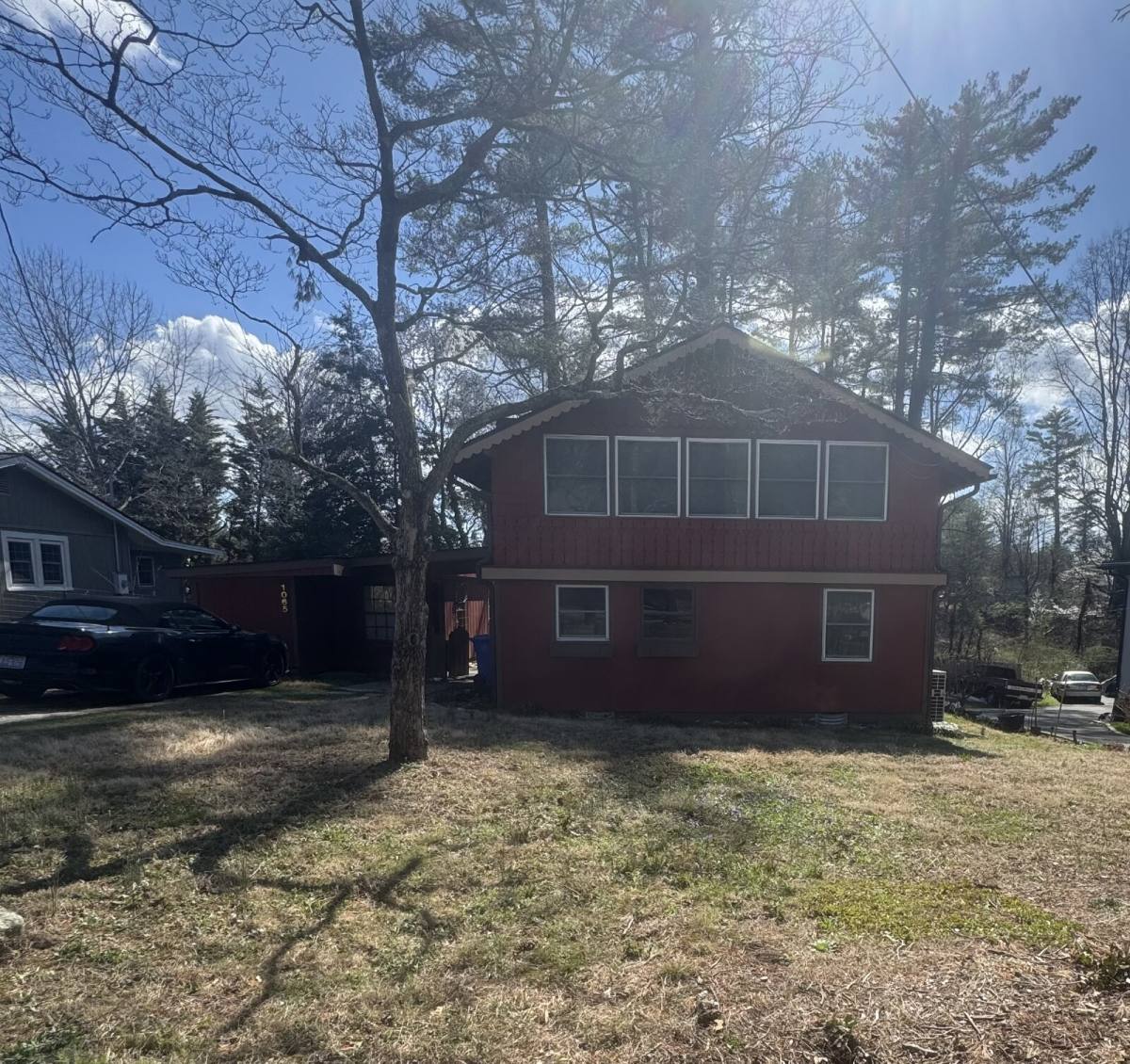 House for rent at 1065 Mountain View St, Hendersonville, NC 28739