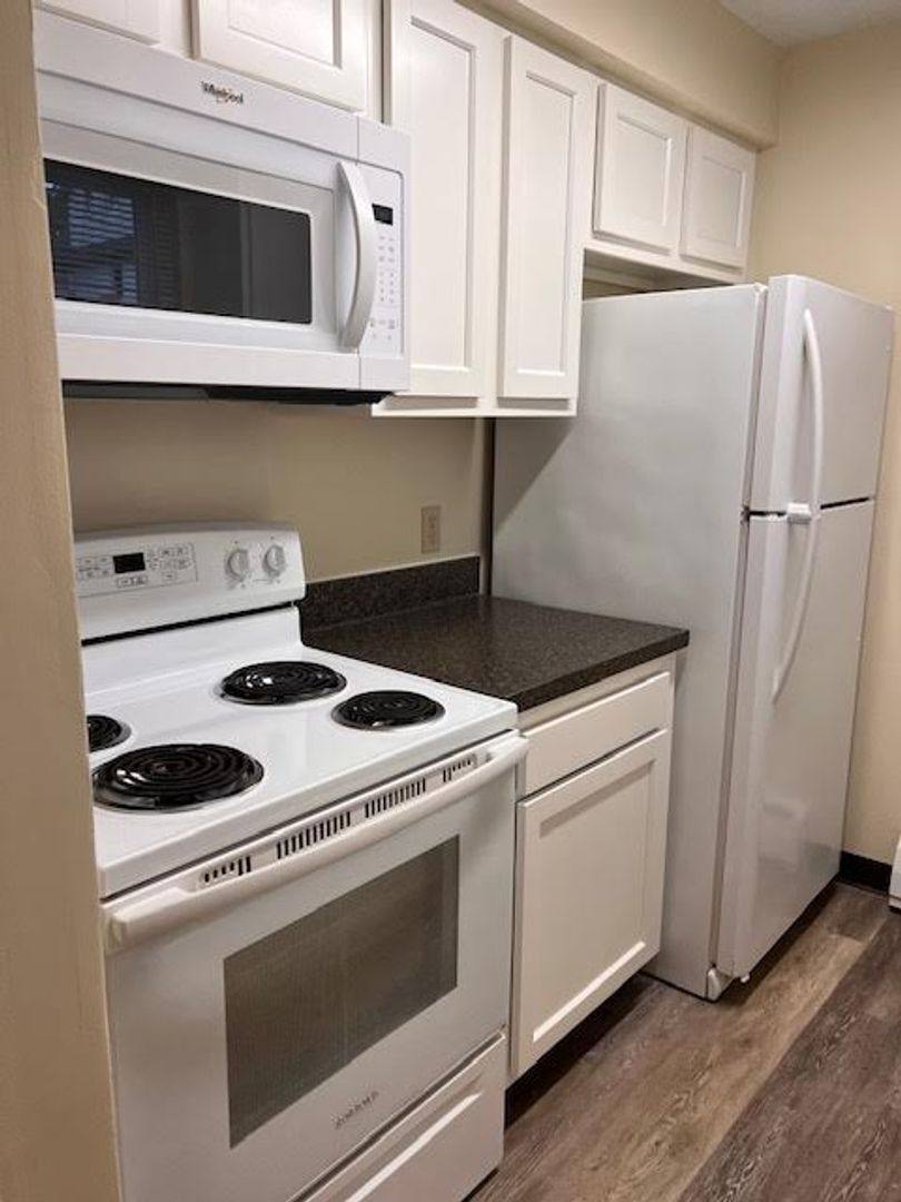 Apartment for rent at 245 Churchill Rd, Girard, OH 44420