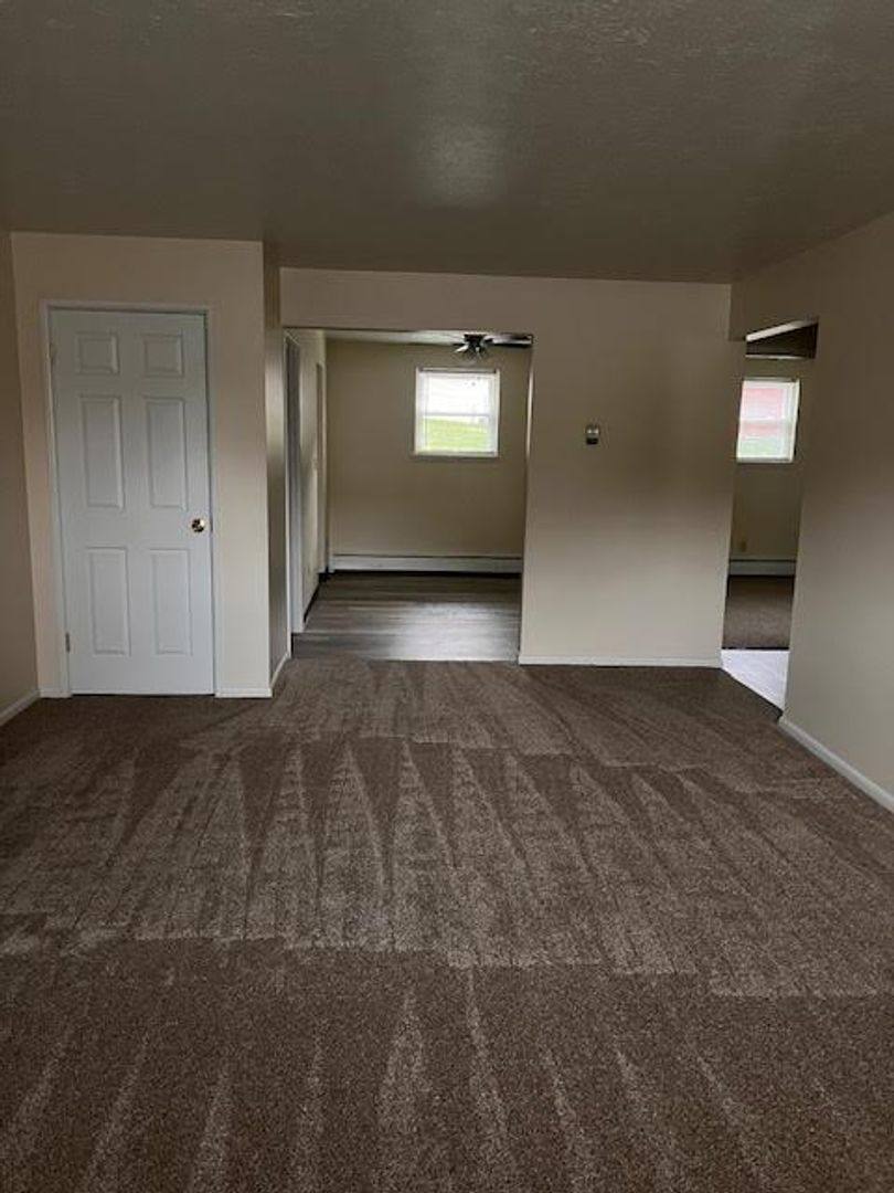 Apartment for rent at 245 Churchill Rd, Girard, OH 44420